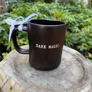 🖤🍎👑 Rae Dunn x Disney Villains Evil Queen Black Mug NWT